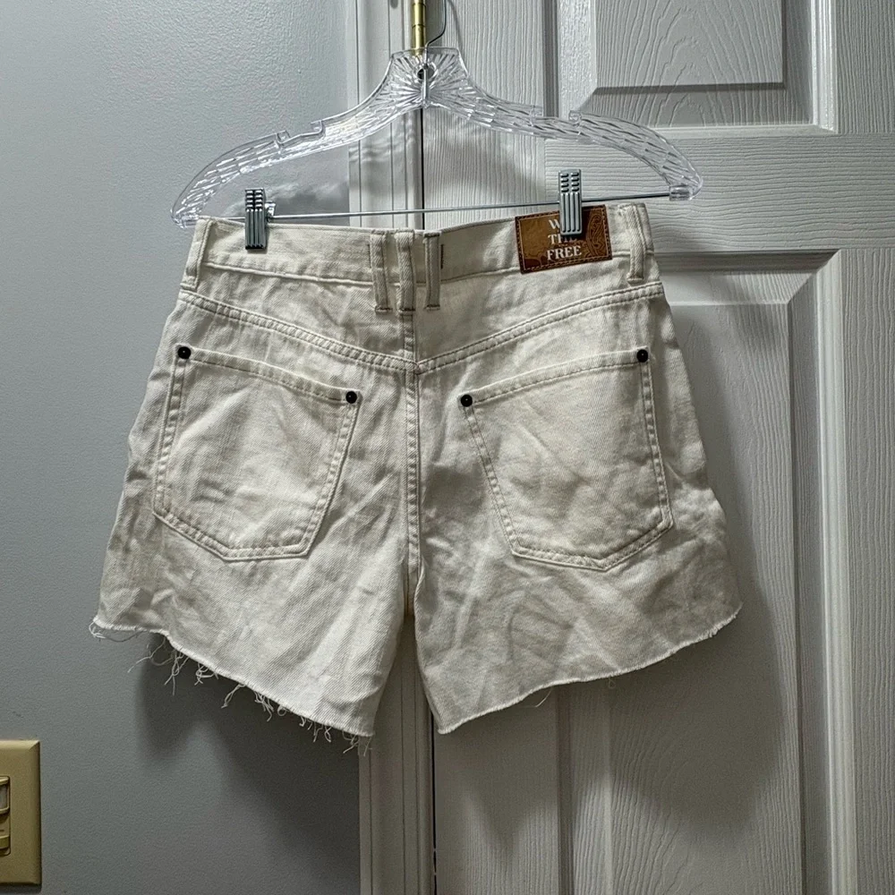 We The Free Raw Hem Ivy Mid-Rise Shorts 27 - Picture 4 of 6